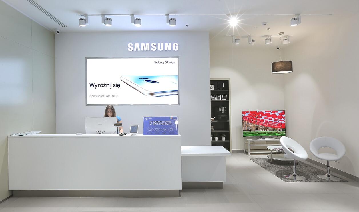 samsung store design